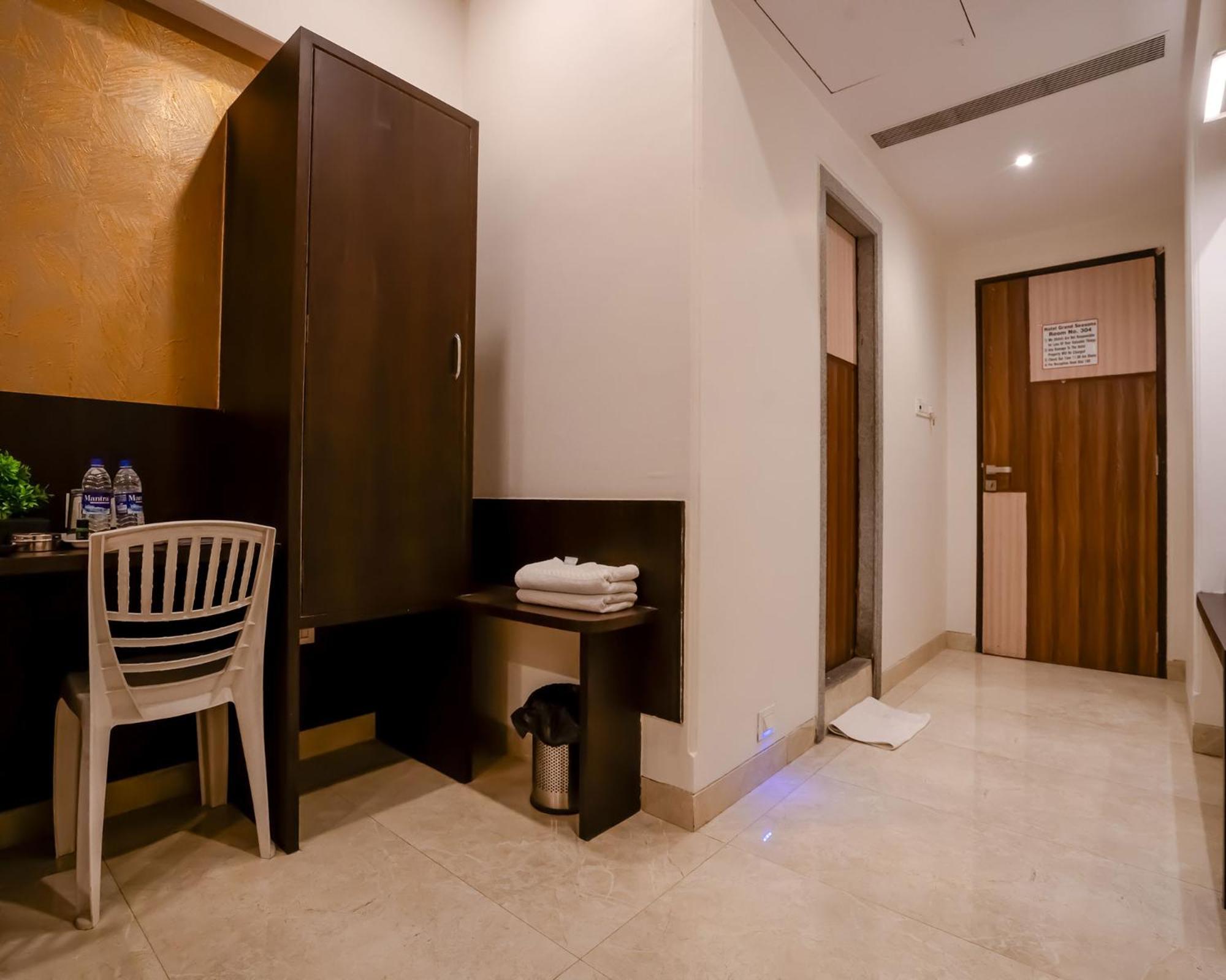 Hotel Grand Seasons- نافي مومباي المظهر الخارجي الصورة