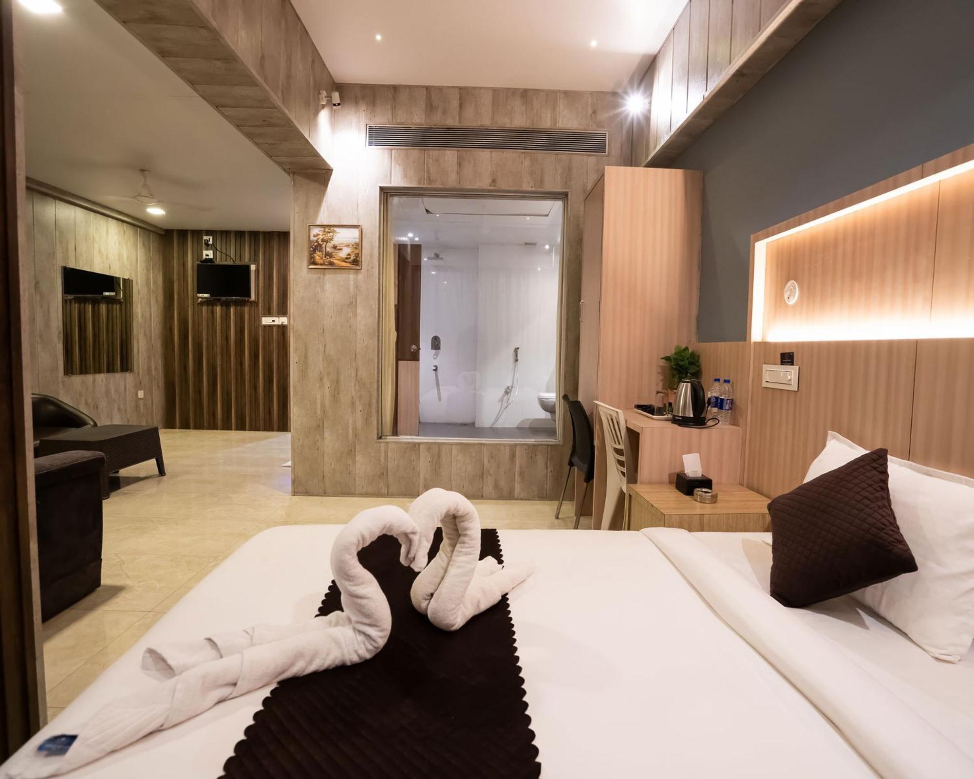 Hotel Grand Seasons- نافي مومباي المظهر الخارجي الصورة